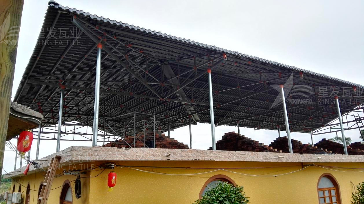 “鋼結(jié)構(gòu)+合成樹脂瓦”屋面建筑體系已被普遍應(yīng)用，促進(jìn)行業(yè)發(fā)展